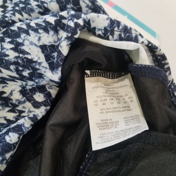 Swim Solutions Triple-Tier Tummy-Control Fauxkini One-Piece Swimsuit Size 10 - Picture 11 of 13